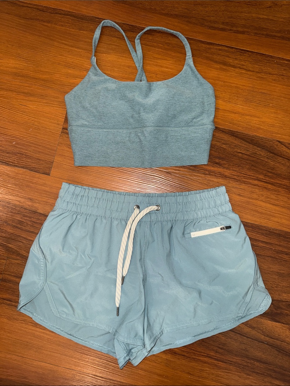 Vuori teal workout set